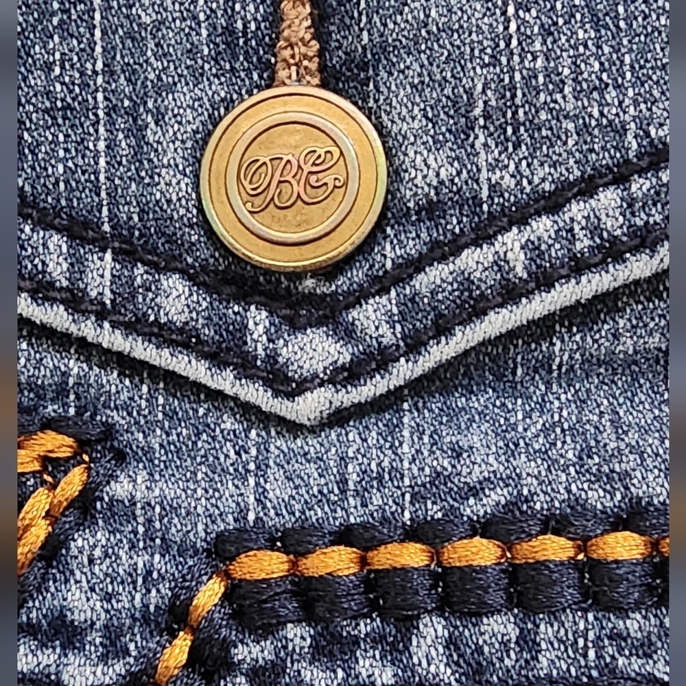 Bubblegum Women's Capris 5 Pocket Style Zip & Button Close Rivet Detail Sz 14 - Picture 9 of 9